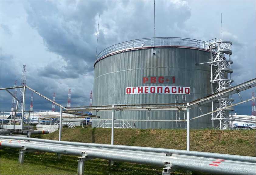 Внешний вид. Резервуары стальные вертикальные цилиндрические с понтоном РВСП-5000, http://oei-analitika.ru рисунок № 1