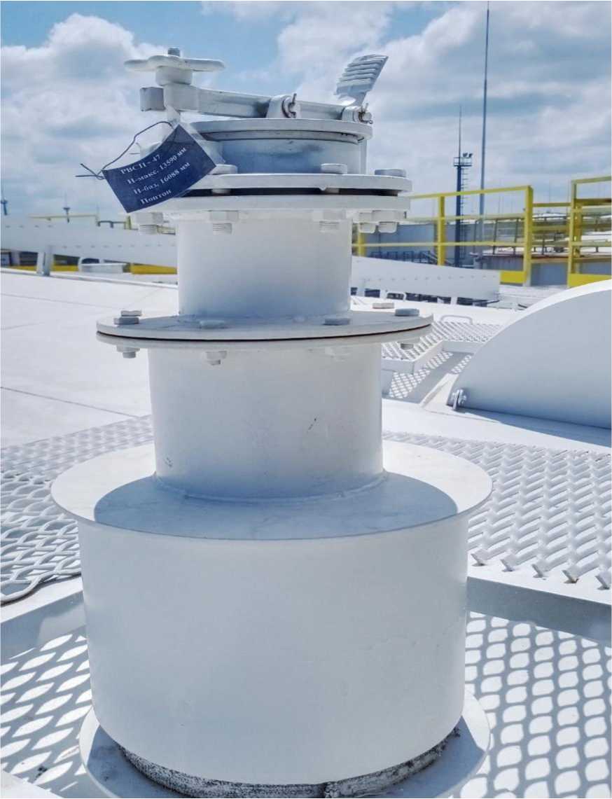 Внешний вид. Резервуар вертикальный стальной цилиндрический со стационарной крышей с понтоном, http://oei-analitika.ru рисунок № 2